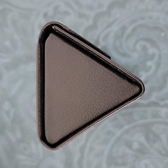 Shaquille O'Neal Black Eyeglass Case (Case Only) - Picture 6 of 11